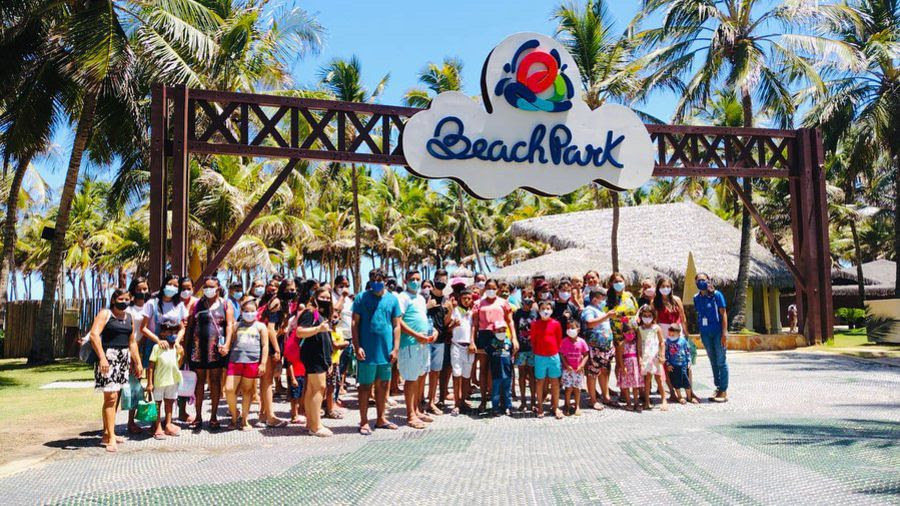 Beach Park promove ação social com 900 crianças em Aquiraz (CE)