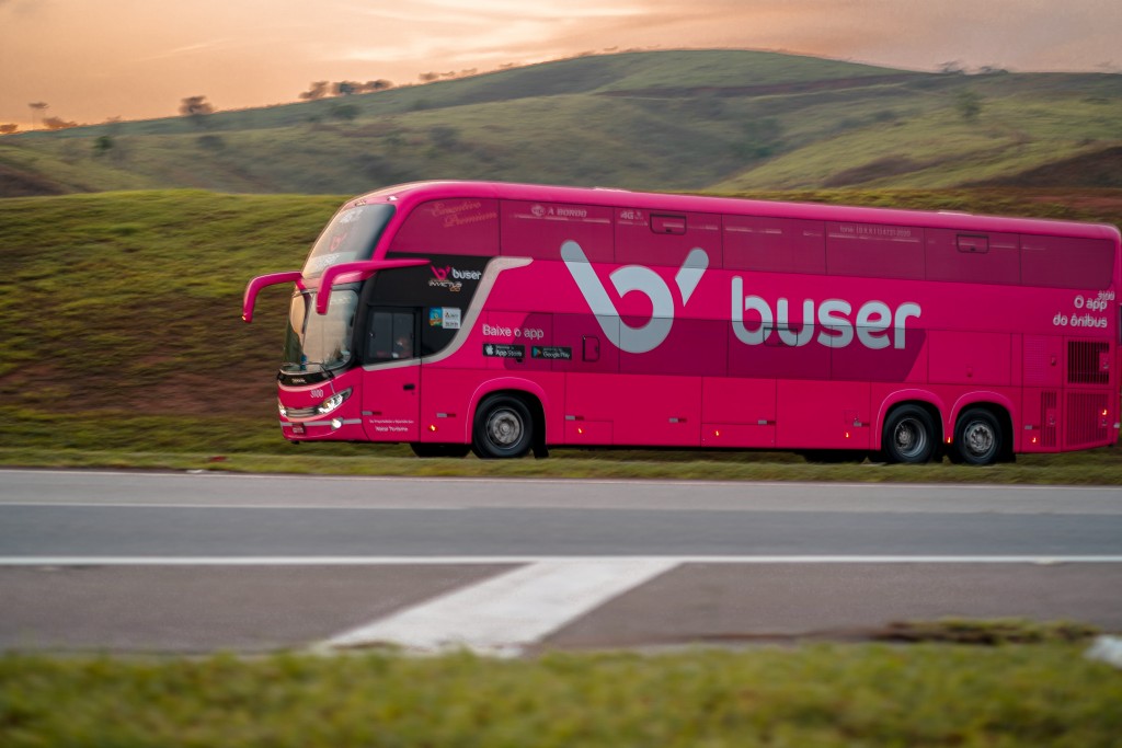 No aniversário de São Paulo, Buser e Carbonext vão neutralizar emissões de carbono 1 Buser-montanhas