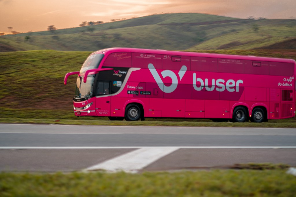 Buser montanhas Buser realizará promoção de passagens rodoviárias nas madrugadas de quinta para sexta