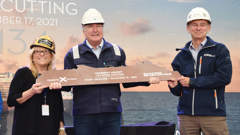 Celebrity Ascent é nomeado oficialmente como novo navio da Celebrity Cruises 1 Lisa Lutoff-Perlo, CEO da Celebrity Cruises, Richard Fain, presidente do Royal Caribbean Group e Laurent Castaing, gerente geral da Chantiers de l'Atlantique