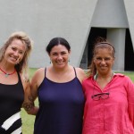 Isabel Arruga, Letícia Maciel e Suleide Jaques à frente do Teatro L'Occitane