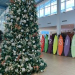 Lobby do Surfside Inn já decorado para o Natal