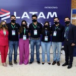 Marta Rossi e Eduardo Zorzanello, do Festuris com Carla Magalhães, Cleber Gil, Camila Belinelli, Diogo Elias, Taísa Macedo e Tiago Araujo Ferreira, da Latam Airlines