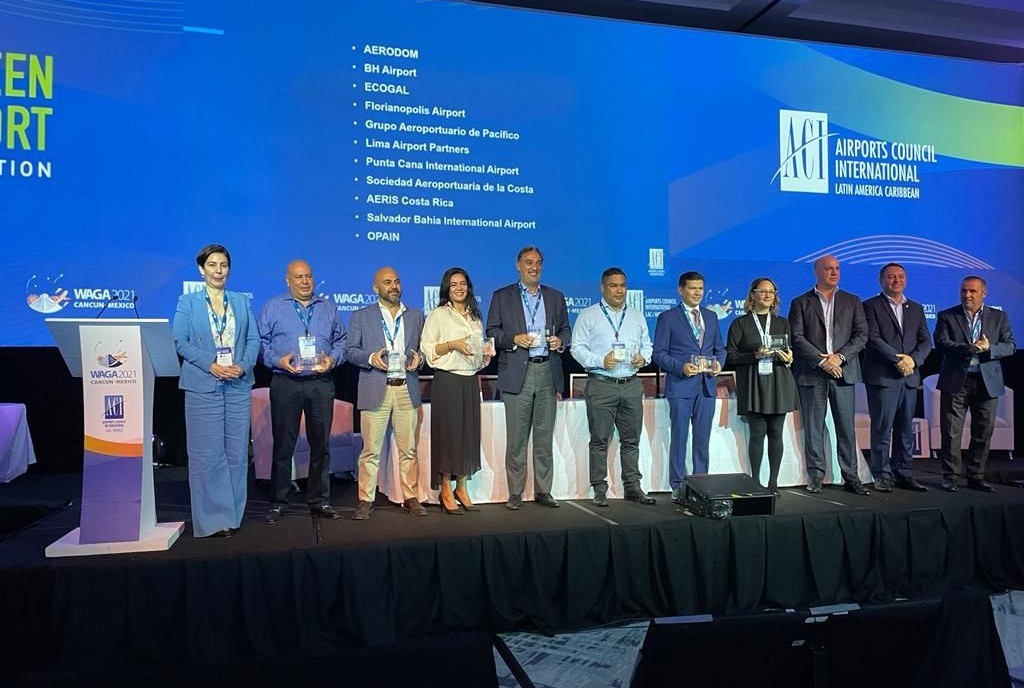 Três aeroportos brasileiros ganham prêmio por boas práticas socioambientais 1 Premiados Green Airport Recognition ACI-LAC