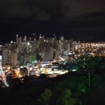 Vista noturna da Dubai brasileira