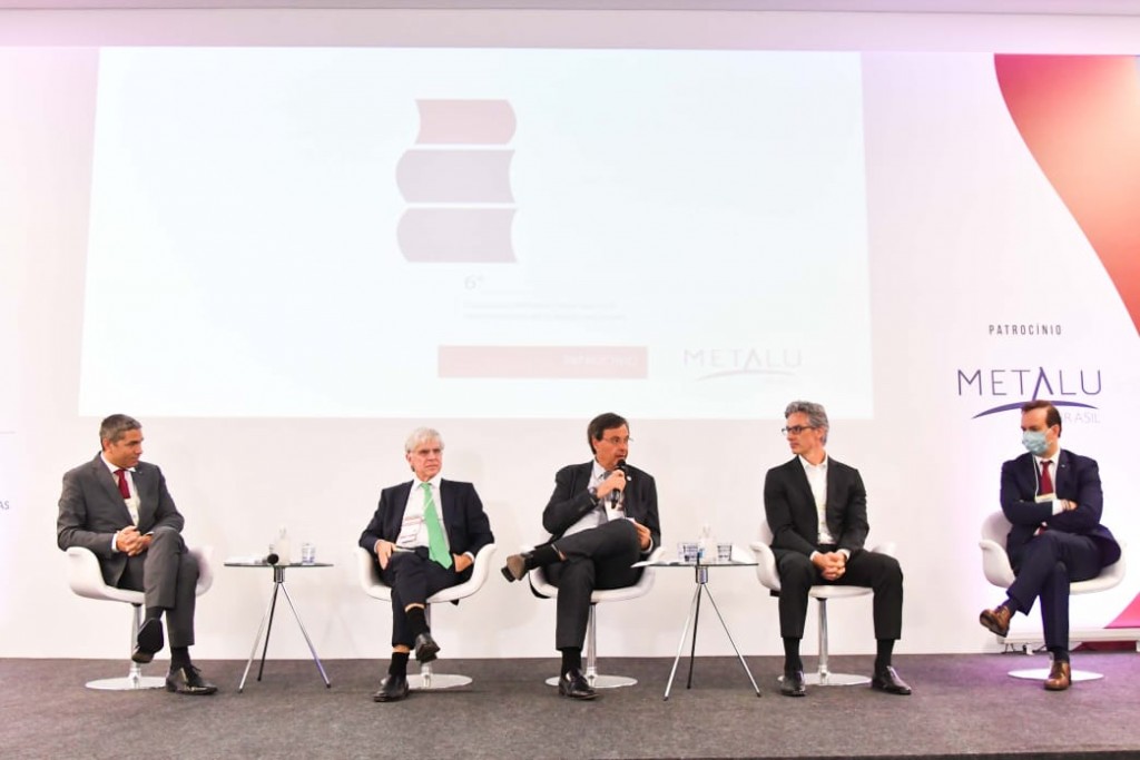Temporada de cruzeiros no Brasil começa amanhã com cinco navios e 388 mil leitos Entidades debateram futuro do segmento no País