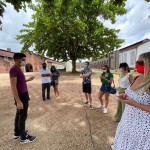 Os participantes em visita acompanhada pela Oficina do artista pernambucano, Francisco Brennand.