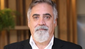 Aldo Siviero assume como presidente da Fenactur