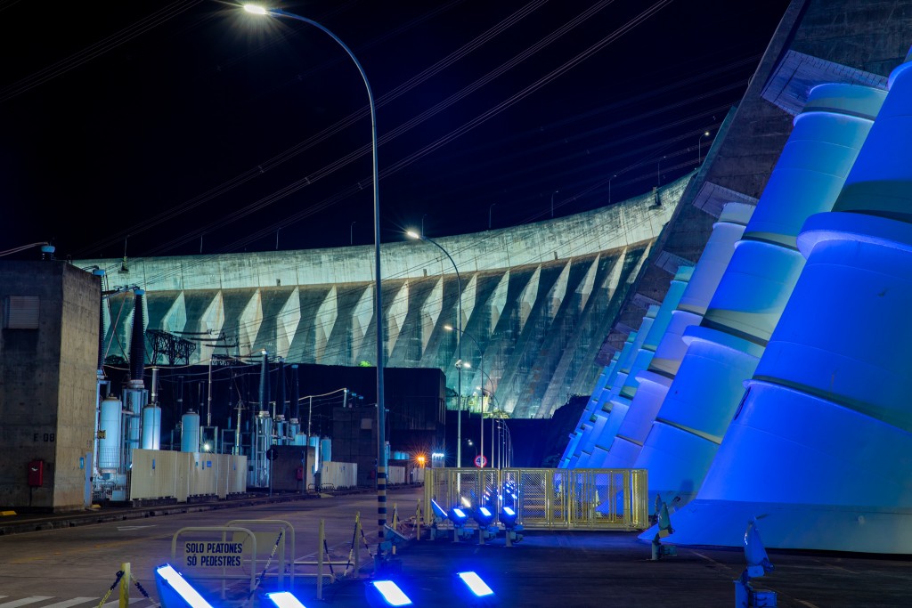 Itaipu ilumina monumentos e barragem em campanha do Novembro Azul 1 itaipu