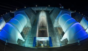 Itaipu ilumina monumentos e barragem em campanha do Novembro Azul