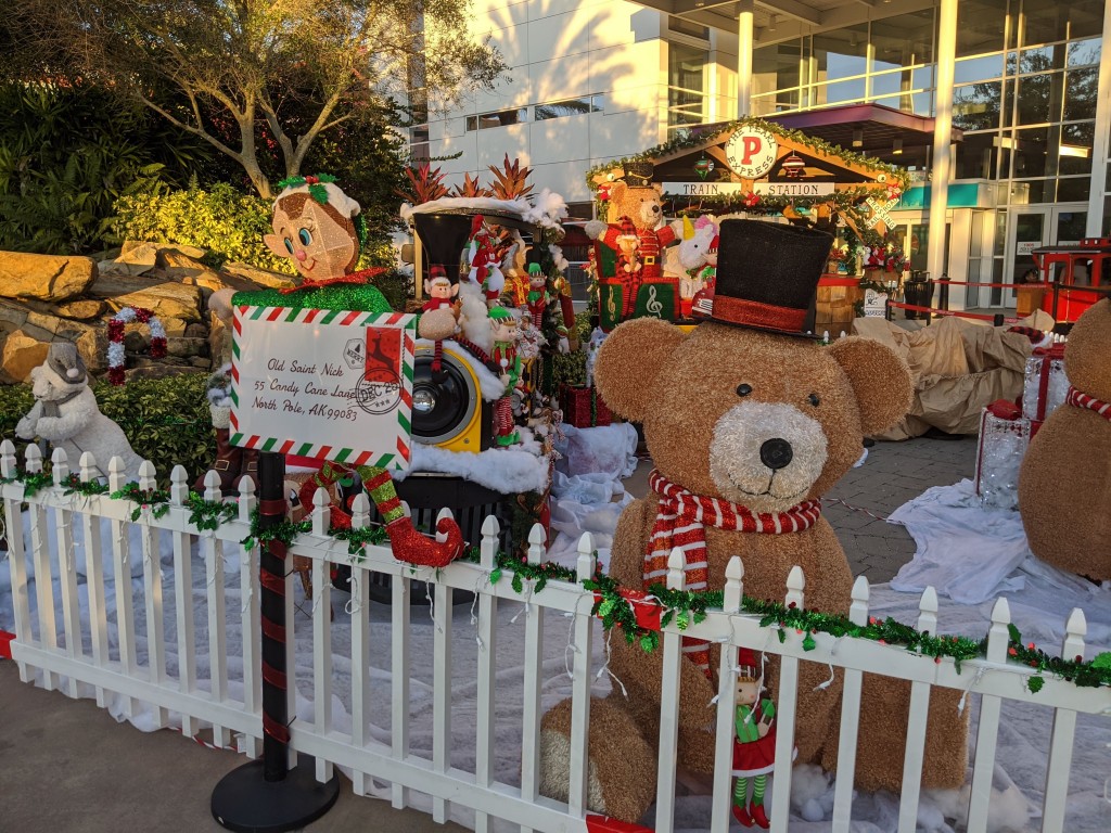 Experiência Oficina do Papai Noel retorna ao ICON Park O trem Pearl Express, favorito dos fãs, também fará parte das festividades deste ano.