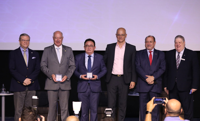 ABIH-SP promove seu 1º Encontro Anual nesta segunda (6); veja fotos 1 Affonso Massot, representando o Governador João Dória, Herculano Passos, deputado Federal, Manoel Linhares, da ABIH NAcional, Ricardo Roman, ABIH-SP, Toni Sando, da Unedestino, e Fernando Guinato, do Sheraton