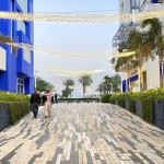 A decoração do boulevard Ayla em Aqaba é inspirada em uma vila da Grécia. Foto: Ana Azevedo