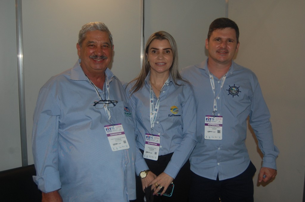 Ademir Fernandes, Juliane Nunes e Marco Aurélio Gazzoni, do Macuco Safari