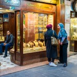 É tradição dos jordanianos dar ouro as suas esposas como forma de demonstração de afeto