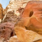 A pedra do elefante em Petra chama atenção pelo seu formato inusitado