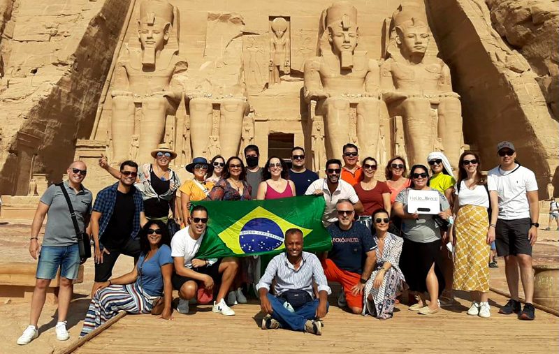 Grupo brasileiro durante viagem ao Egito - Foto: Hello Brazi/divulgação