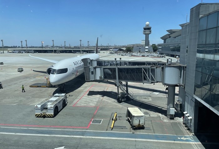 A aeronave parte de São Paulo com destino a Buenos Aires todas as terças, quintas, sábados e domingos.
