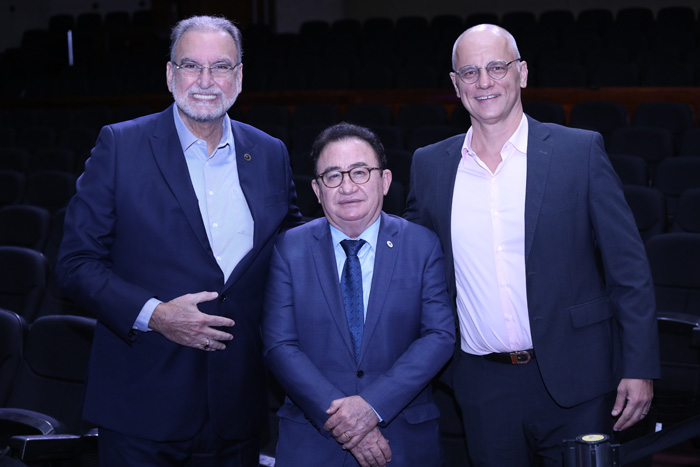 Ibrahim Georges, da IT Mice, Manoel Linhares, da ABIH Nacional, e Ricardo Roman, da ABIH-SP Ibrahim Georges, da IT Mice, Manoel Linhares, da ABIH Nacional, e Ricardo Roman, da ABIH-SP
