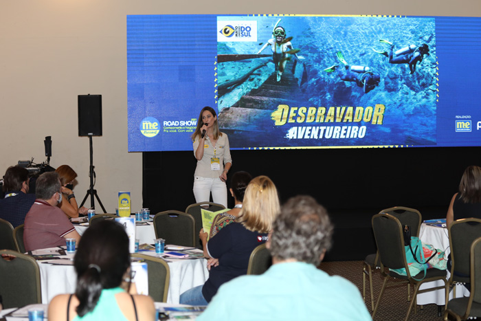Roadshow M&E: capacitações atualizam agentes sobre destinos nacionais 4 Karla Cavalcanti, da Fundtur-MS. (Foto: Eric Ribeiro/ M&E)