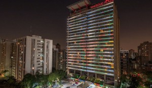 Mobília do antigo Hotel Maksoud Plaza começa a ser leiloada em São Paulo