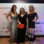 Janaína Araújo, de Curaçao, com Simone de Sá, e Cátia Frias, da American Airlines Janaína Araújo, de Curaçao, com Simone de Sá, e Cátia Frias, da American Airlines