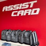 A Assist Card presenteou o grupo com uma mochila da seguradora.
