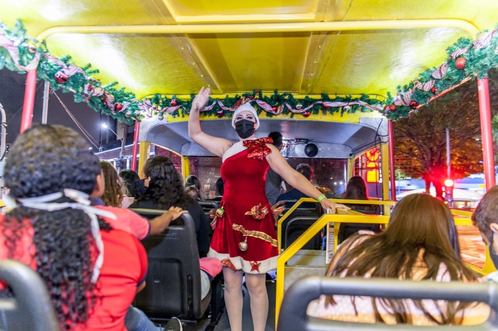 João Pessoa ganha passeio especial de Natal em ônibus iluminado ÔnibusIluminado (2)