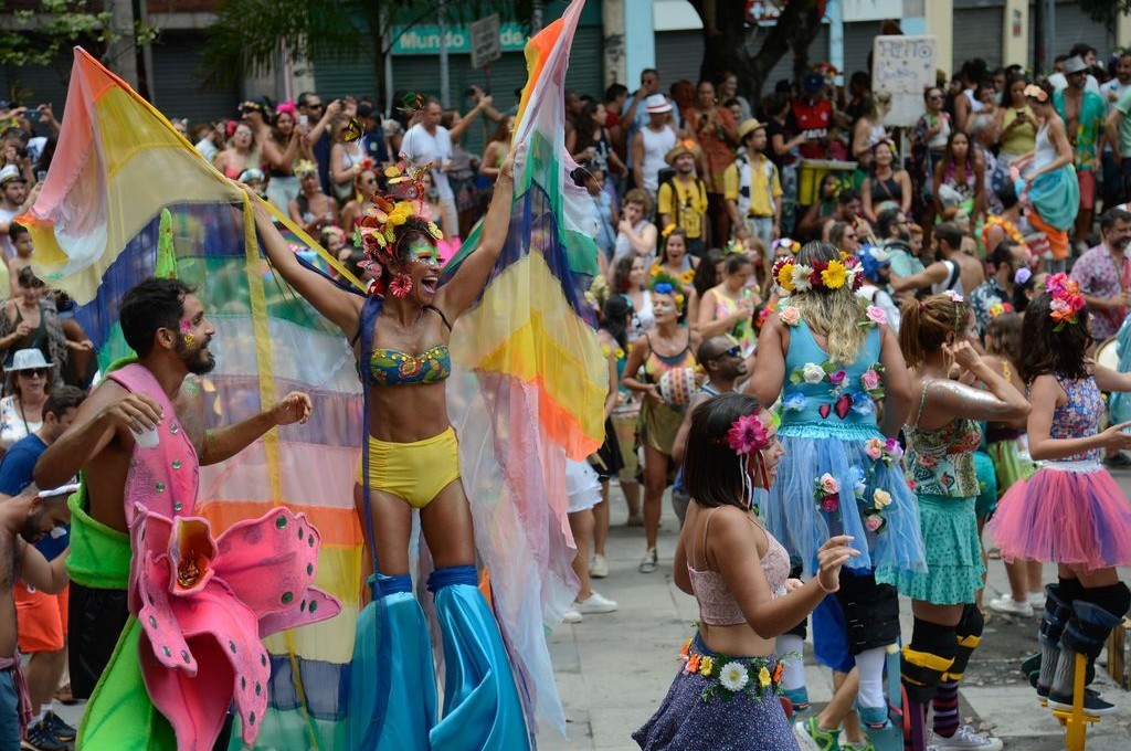 Rio de Janeiro - Blocos carnavalescos tocam na Abertura do Carnaval Não Oficial neste domingo, no centro da cidade (Fernando Frazão/Agência Brasil)