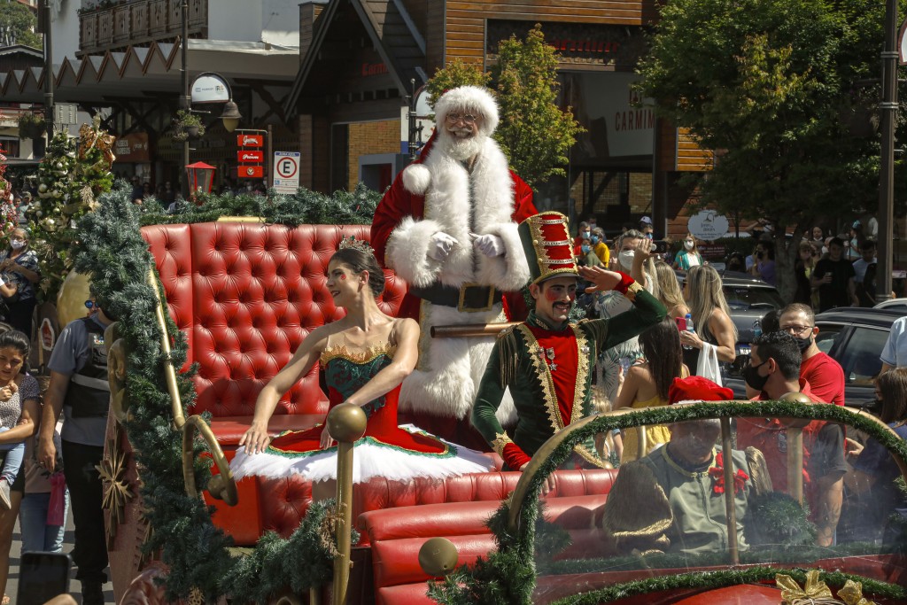 Natal Luz de Gramado chega ao fim no domingo (30) após 95 dias de apresentações 1 25_12_2021_36Natal Luz de Gramado - Parada de Natal. Foto Cleiton Thiele/SerraPress