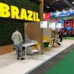 Mais uma do estande do Brasil Mais uma do estande do Brasil