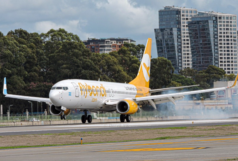 Flybondi inicia operações em Ushuaia e recebe a quinta aeronave da frota 1 flybondi