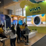 Estande da Viva Air, que voará para o Brasil