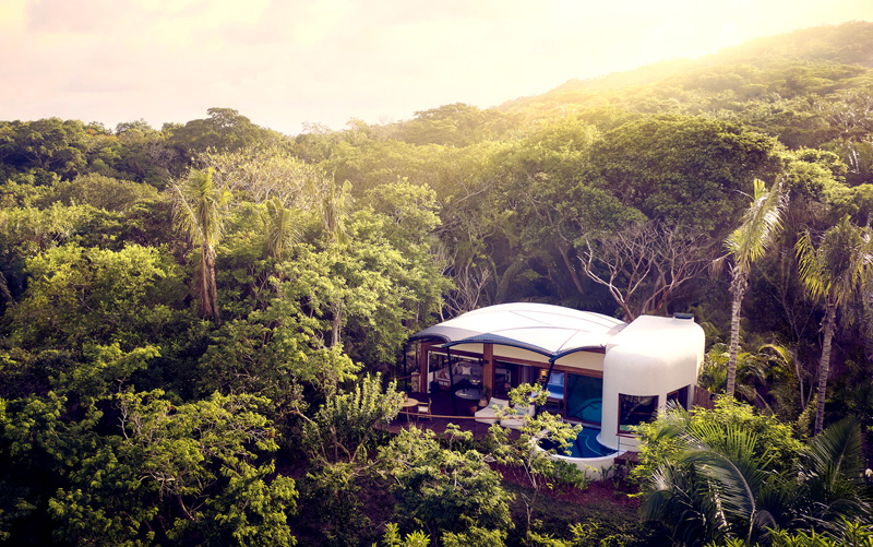 Four Seasons apresenta conceito de resort imersivo e sustentável em Punta Mita O design natural do Naviva prioriza a imersão, desde a recepção às acomodações. (Divulgação)