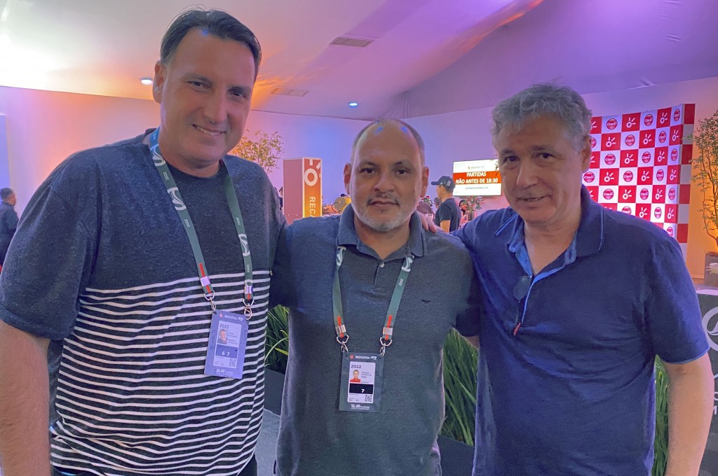 Pedro Paulo Guimarães, de Presente Rio, Marcelo Abreu, de Emirates, y Luiz Strauss, de Abav-RJ