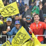 Torcedores e motociclistas amadores acompanham as competições Torcedores e motociclistas amadores acompanham as competições