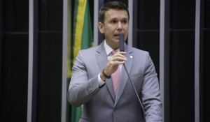 Câmara aprova texto-base de projeto que legaliza cassinos no Brasil