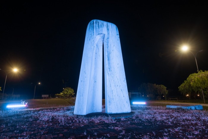 Itaipu se ilumina de azul pelo Dia Mundial do Câncer Em adesão a campanha internacional "World Cancer Day", estruturas de Itaipu estarão coloridas de azul durante todo o mês de fevereiro (Foto: Rubens Fraulini/Itaipu Binacional).