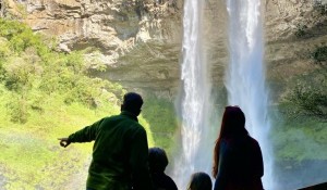 Brocker Turismo lança opção “bate e volta” para passeio na Cascata do Caracol