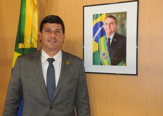 Carlos Brito assume lugar de Gilson Machado como ministro do Turismo