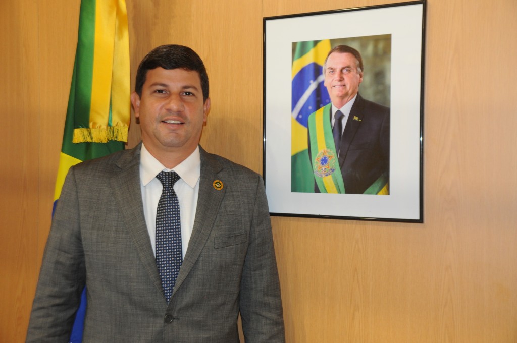 Vai e Vem 1 Carlos Brito presidente da Embratur 1 1 Vai e Vem