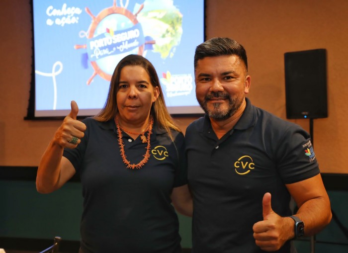 CVC Corp anuncia fretamento de 290 voos para Porto Seguro até 2023 2 Alessandra Quaresma, superintendente de Turismo e Marketing da Secretaria de Turismo de Porto Seguro e Paulo Cesar Onishi, secretário de Turismo de Porto Seguro.