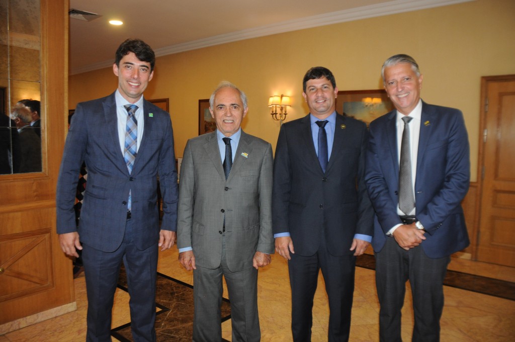 Fabricio Amaral da Goiás Turismo Raimundo Carreiro embaixador do Turismo em Portugal e Carlos Brito da Embratur e Joel Braga secretário de Comércio de Goiás Goiás inicia promoção internacional com jantar para empresários em Lisboa; fotos