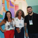 Mari Masgrau, do M&E, entre Daniele Mazzeo e Rafael Castro, secretário de Turismo de Saquarema
