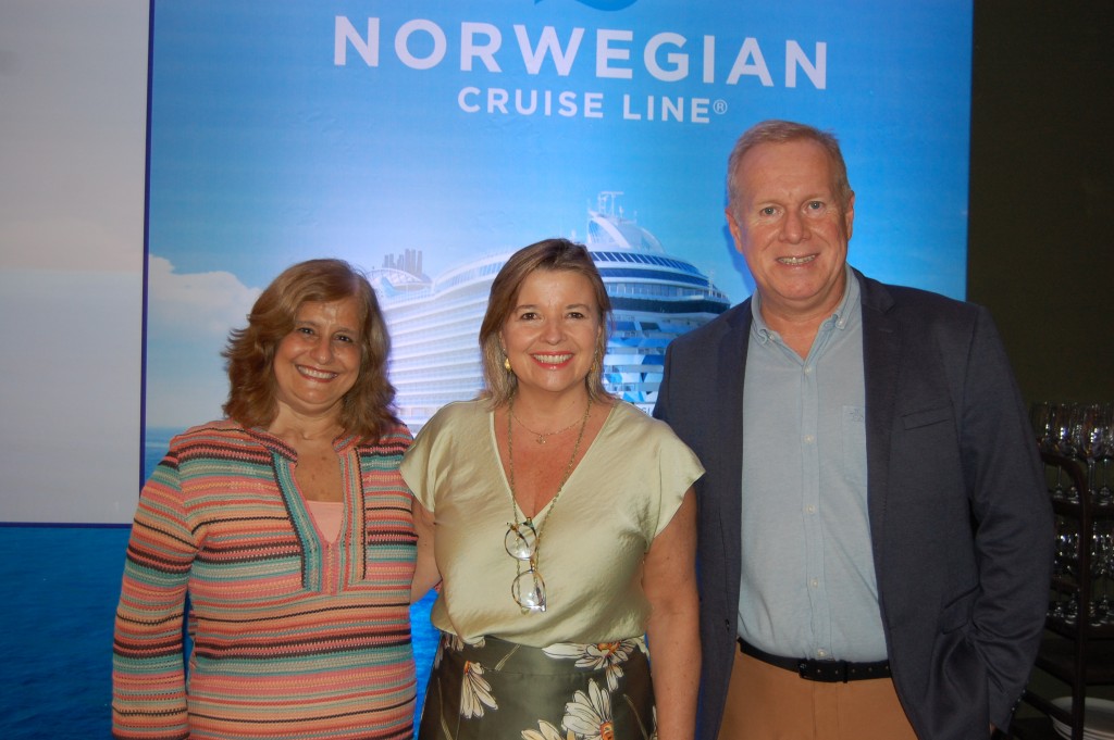NCL apresenta o Norwegian Prima e outras novidades a agentes do RJ; fotos Márcia Galvão, gerente de vendas no RJ; Estela Farina, gerente geral; e André Mercante, da NCL