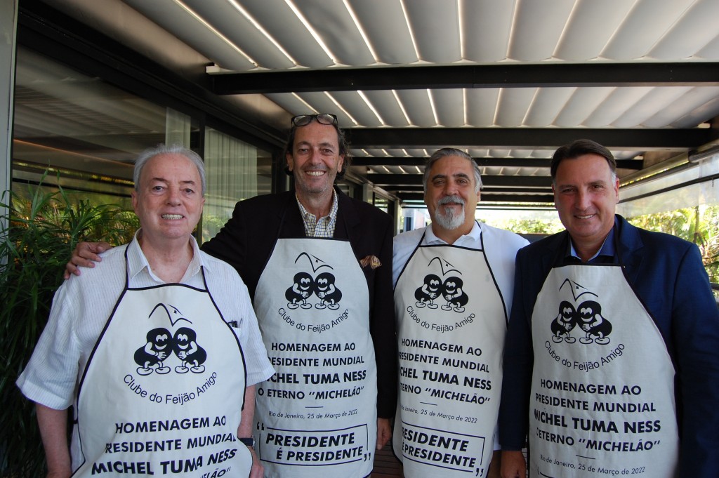 Nilo Sérgio Félix, presidente do Clube do Feijão Amigo; Alexandre Tuma Ness, filho de Michelão; Pedro Guimarães; e Aldo Siviero, presidente da Fenactur