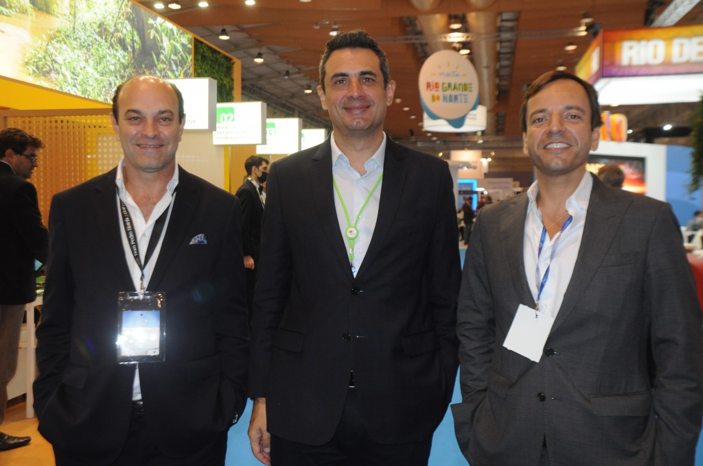 Pedro Ribeiro, do Dom Pedro, com Carlos Antunes e David Seromenho, da TAP