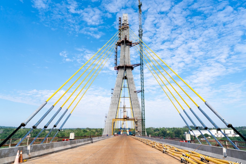 Ponte internacional da Integração Brasil-Paraguai chega a 94% das obras concluídas Ponte da Integração, em construção entre Foz do Iguaçu (Brasil) e Presidente Franco (Paraguai), ampliará conexões entre países - Foto Rubens Fraulini (Itaipu Binacional)