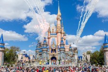 Disney anuncia mudanças no Disney Genie+ e início da venda de ingressos para 2023