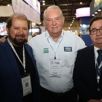 Guilherme Paulus, empresário; Roy Taylor, do M&E; e Manoel Linhares, da ABIH Nacional Guilherme Paulus, empresário; Roy Taylor, do M&E; e Manoel Linhares, da ABIH Nacional